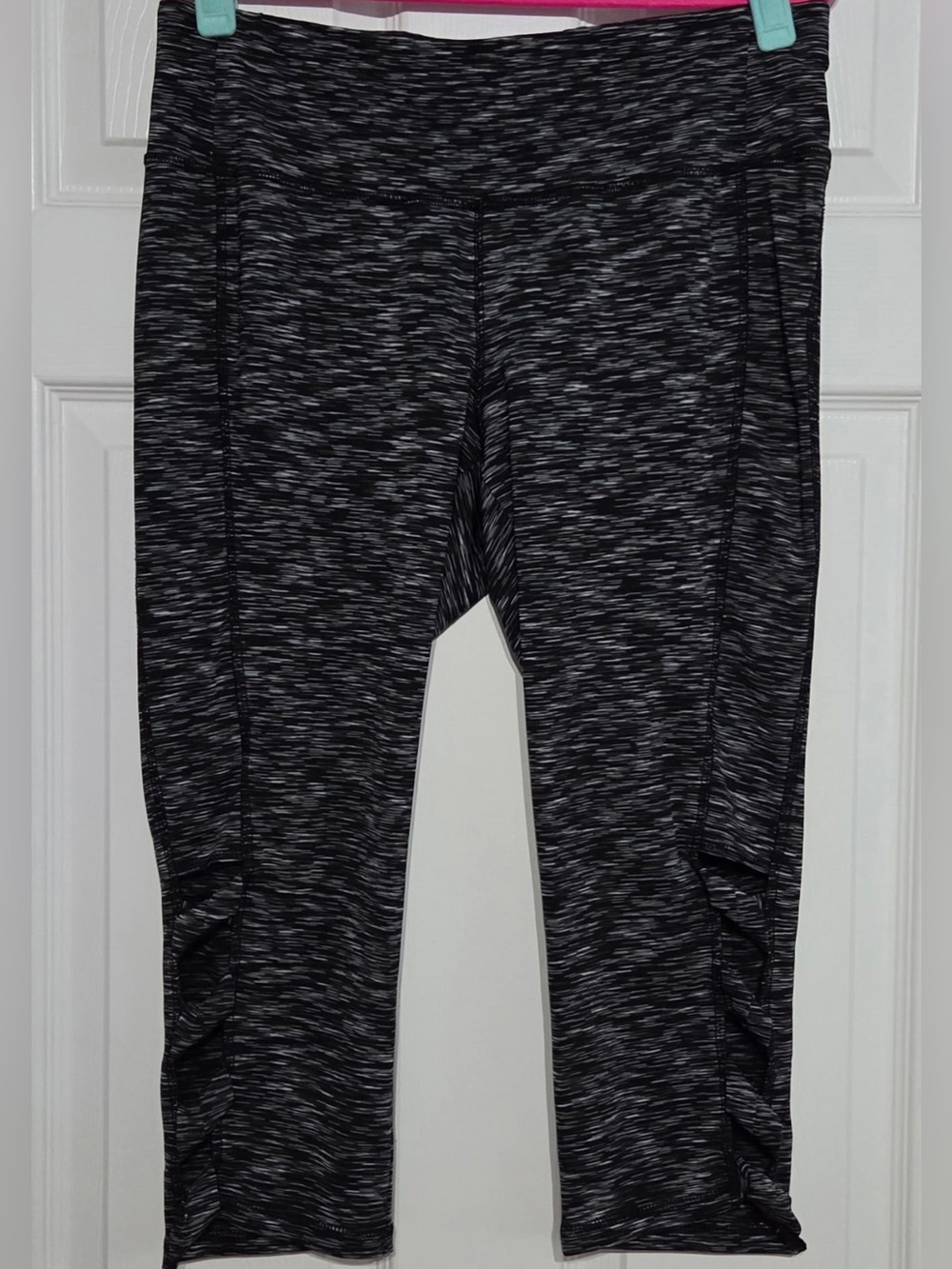 B Active Black & White Space-Dye Capri Leggings Size 14/16